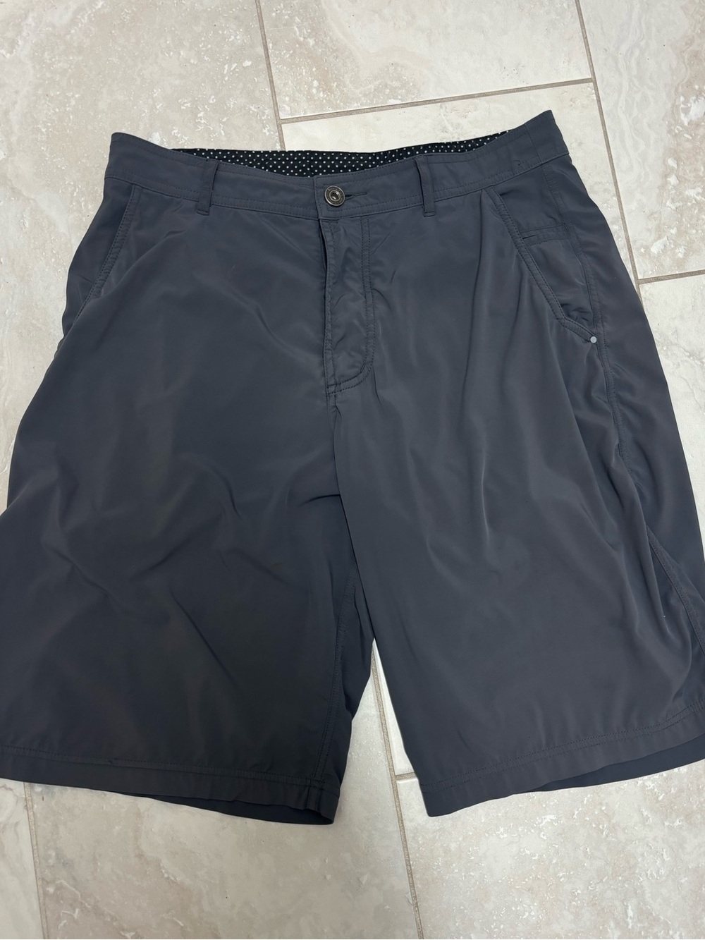 Lululemon Shorts Men’s 34 Gray 11” Ins Golf Preppy Chino Flat Front Quick Dry